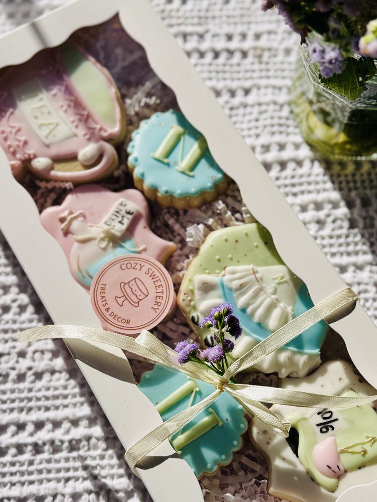 Alice in Wonderland cookie set