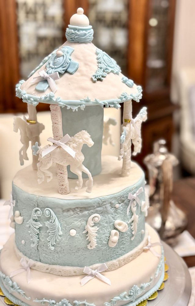 Carousel Cake fondant decoration
