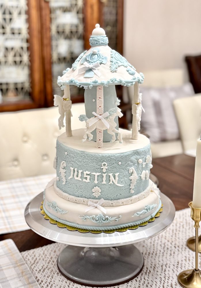 Carousel Cake fondant decoration