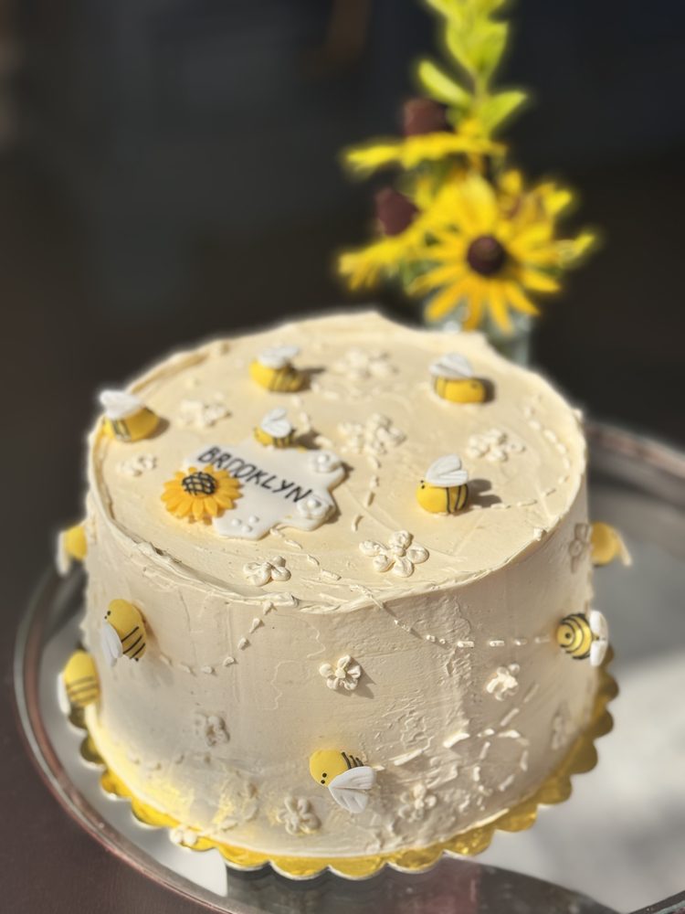Busy Bee Custom Celebration Cake