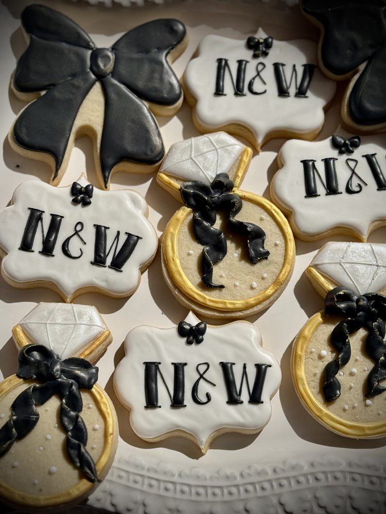 Custom Black&White Bow Bridal Sweets Collection