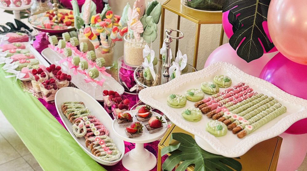 Tropical Hibiscus Bliss Party