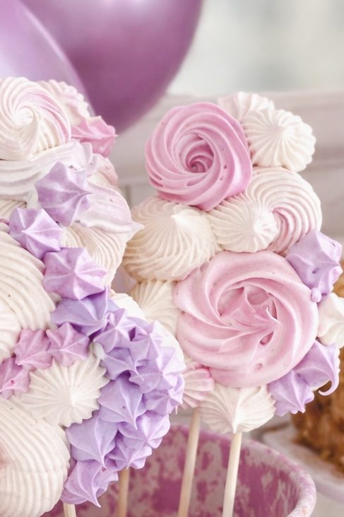 Meringue Pops on a Stick – Custom Color Meringue Lollipops